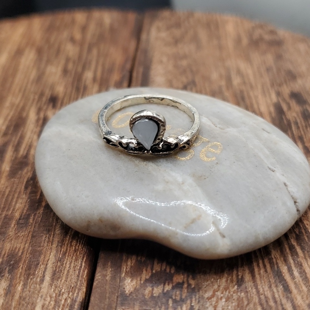 Size 5 sterling silver R742 Arabian Moonstone